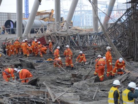 Crollo di impalcatura, 74 i morti: novembre nero per il lavoro