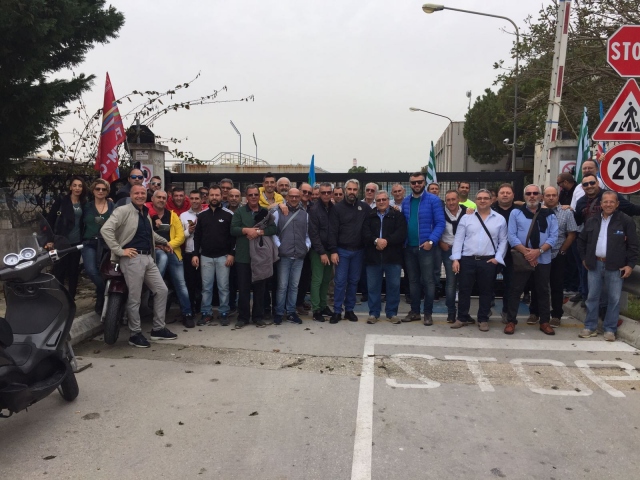 Cancelli bloccati all'Ias di Priolo, i sindacati forzano la mano sulla proroga