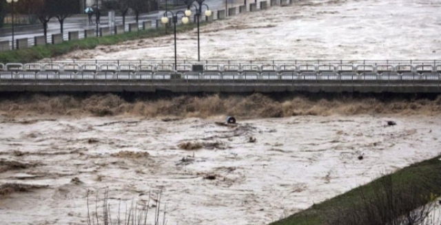 Esondazioni in Piemonte e Liguria, anche un uomo disperso