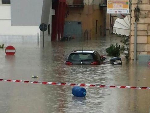 Licata in ginocchio, l'ira del sindaco: "non attendere morti"