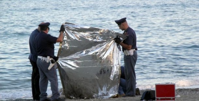 Sulla spiaggia di Cagliari, trovato cadavere senza testa e arti