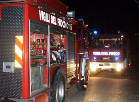 Siracusa, incendio doloso in un garage di via Padova