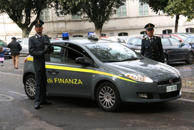 Palermo, falso cieco da 10 anni centralinista Regione