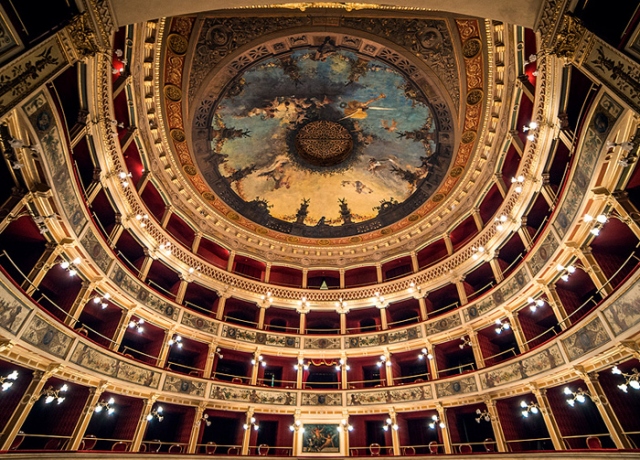 Teatro comunale, domani "Per fare una città ci vuole un teatro"
