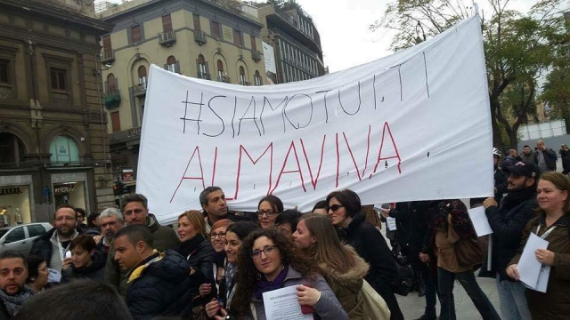 Palermo, altri 42 trasferiti a Rende: scatta presidio