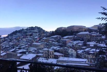 Buccheri, neve e gelo: scuole chiuse ieri, oggi e forse domani