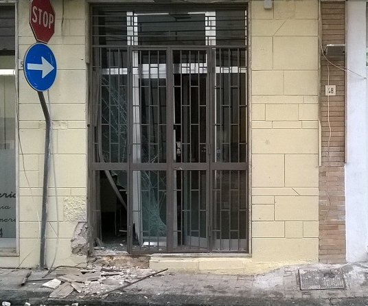 Siracusa, esplosione in viale Luigi Cadorna: piazzata bomba carta a paninoteca