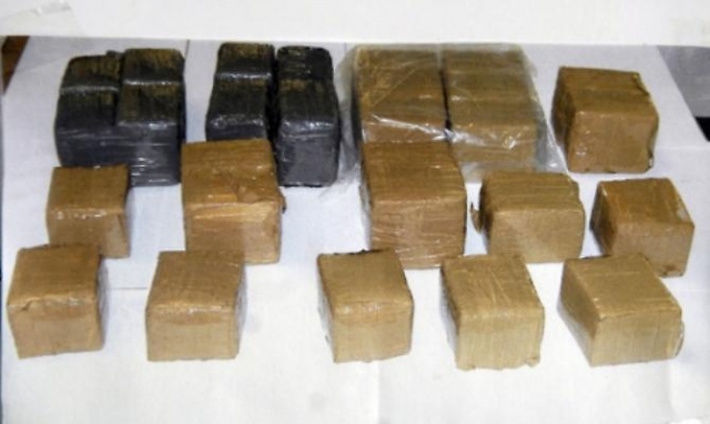 Siracusa, aveva in auto 3 chili di hashish: arrestato