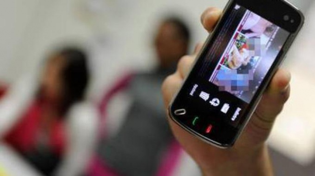 Avola, ricatta una giovane con una foto osè: arrestato