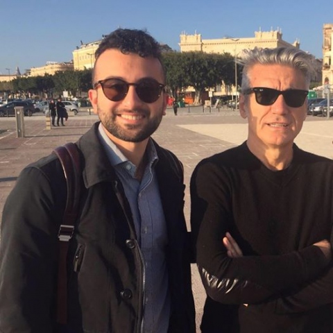 Ligabue in visita per le vie di Ortigia, i selfie con i siracusani