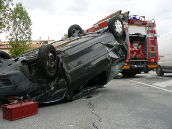 Augusta, incidente con ribaltamento