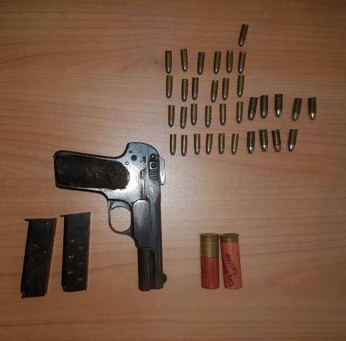 Siracusa, scoperta pistola e munizioni a Tremilia