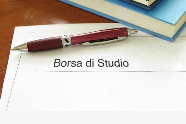 Disponibili da lunedì borse di studio per l'acquisto di materiale didattico