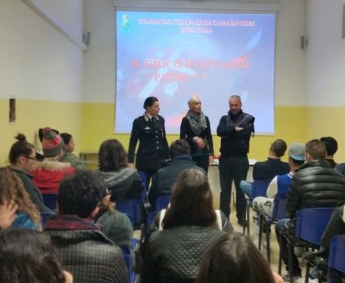 I Carabinieri incontrano studenti dell'Alberghiero