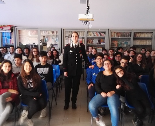 Siracusa, i Carabinieri incontrano gli studenti della Vittorini