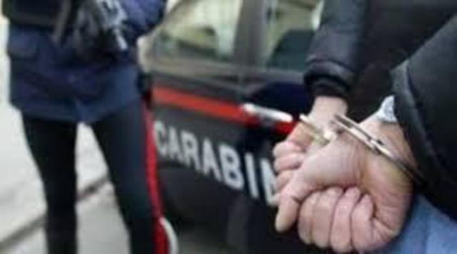 Catania, rapine con 'spaccata': 6 arresti