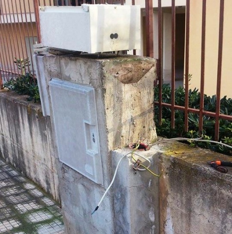 Atti di vandalismo in Via Daniele, contatori danneggiati