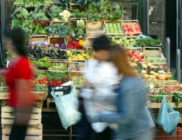 Il ddl povertà è legge, Gentiloni: "Impegno sociale prioritario"