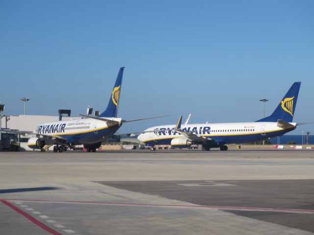 Palermo, litiga con la fidanzata e corre via dall'aereo