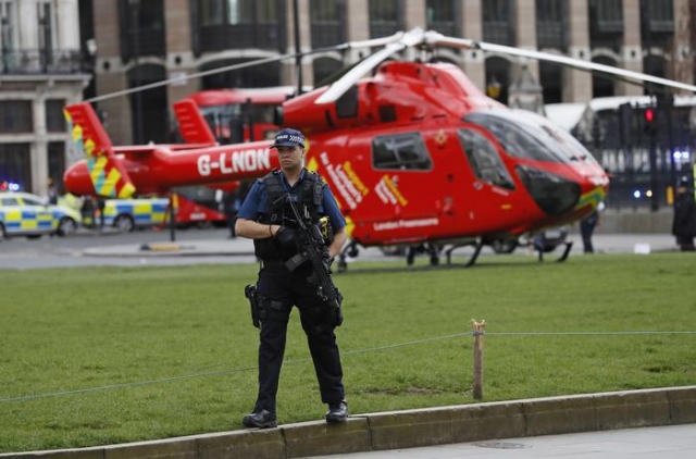 Attacco a Parlamento Londra, diverse persone ferite