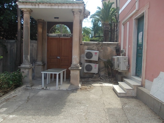 Siracusa, volontari in azione ieri per ripulire Villa Reimann