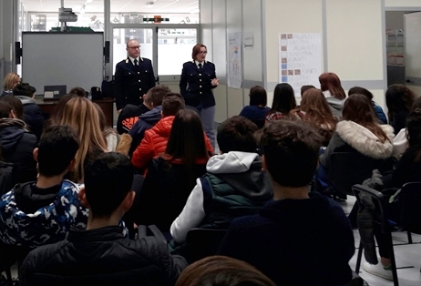 Carlentini, la Polizia incontra gli studenti