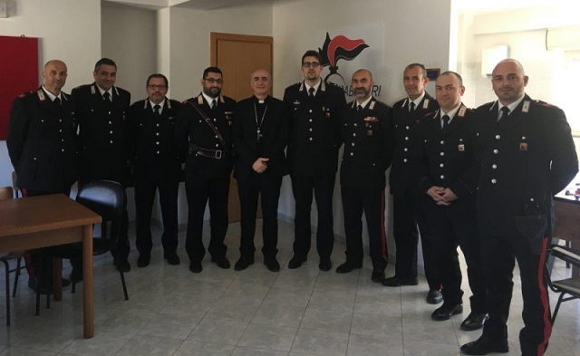 Il vescovo di Noto in visita alla stazione dei Carabinieri di Pachino