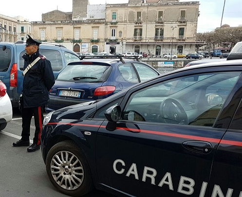 Siracusa, caccia ai parcheggiatori abusivi: in 5 multati