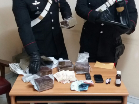 Priolo, aveva in auto 5 chili di hashish: arrestato