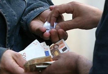 Siracusa, sopreso in flagranza di spaccio: arrestato