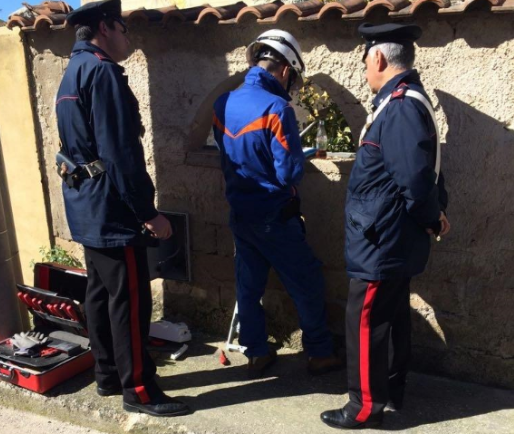 Noto, furto aggravato di energia elettrica: arrestati in quattro