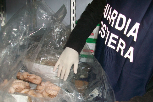 Augusta, natante da diporto si ribalta con 6 persone a bordo: interviene la Guardia Costiera