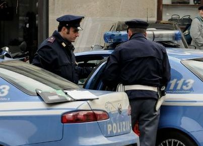 Siracusa, viola il divieto di avvicinamento alle ex: domiciliari con braccialetto elettronico