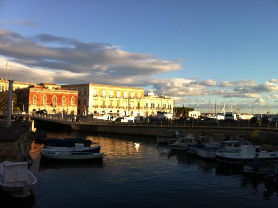 Vivi Ortigia e dintorni, da venerdì taxi a 2 euro