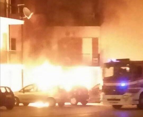 Siracusa, fiamme in un negozio: forse guasto elettrico