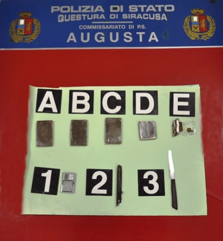Augusta, aveva quasi 400 grammi di hashish: va ai domiciliari