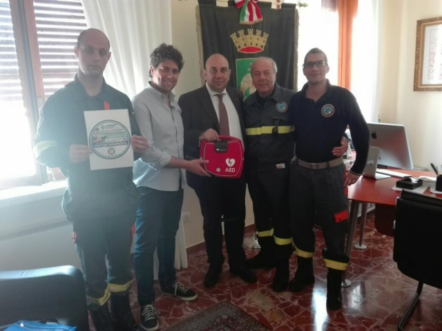 Siracusa, la Consulta Civica consegna il defibrillatore al sindaco