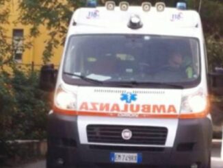 Augusta incidente a lavoro operaio muore travolto da escavatore