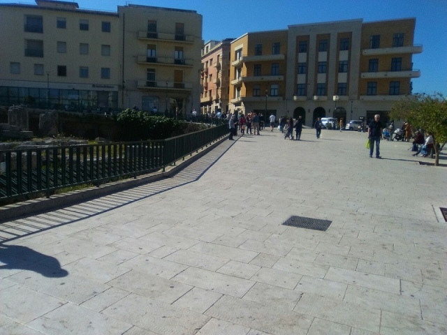 Siracusa, Largo XXV luglio liberato dai venditori abusivi