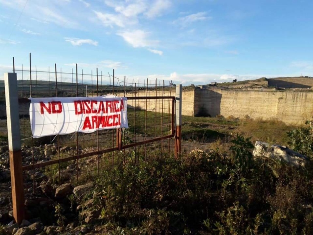 Il territorio si mobilita contro la discarica di contrada Armicci