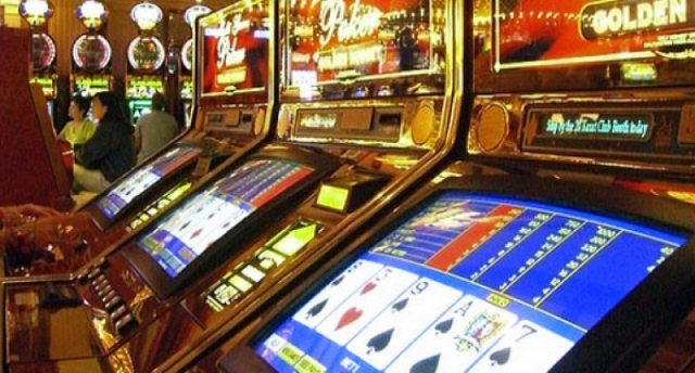 Noto, svuotata slot machine: a farlo il dipendente del bar