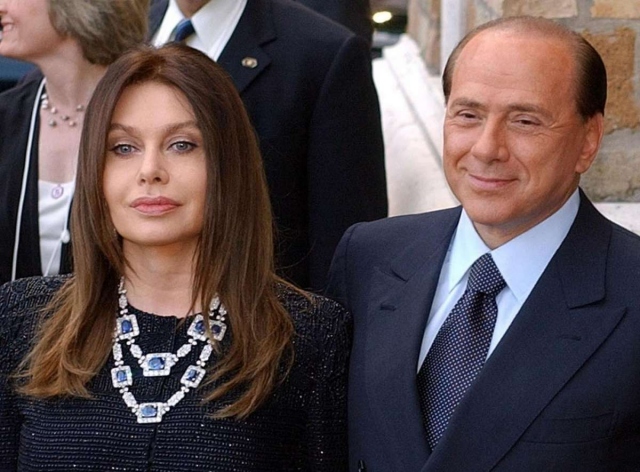 Respinto il ricorso di Berlusconi, dovrà dare 2 milioni alla ex moglie