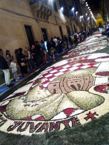 Noto, bagno di folla all'Infiorata, tema di quest'anno: Il Principato di Monaco