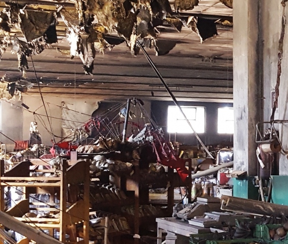 Siracusa, incendio nella notte in un discount