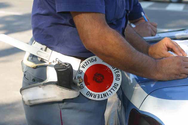 Noto, lite tra vicini: 70enne denunciato per minacce e lesioni