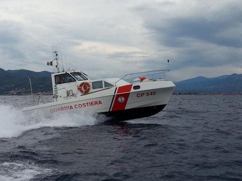 Augusta, lieve sversamento di idrocarburi nei pressi di un pontile