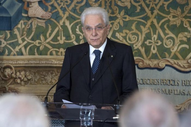 Mattarella: "Fare di più per il lavoro. Salari non vanno compressi"