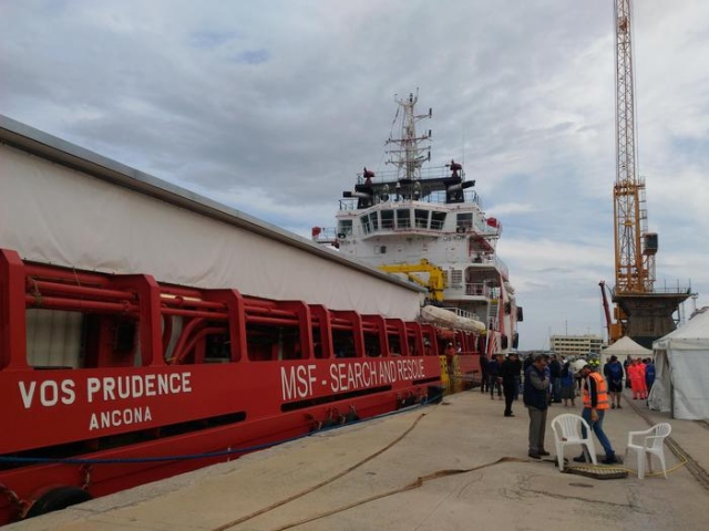 Sbarco a Catania, ci sono 6 morti