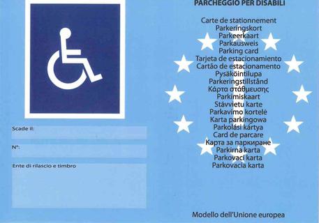 Acireale, usava contrassegno per disabili del marito morto