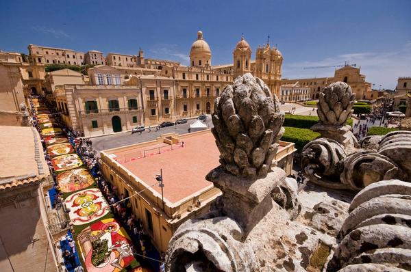 Noto, Polizia presenta il "Sogno" di un bimbo di 6 anni. VIDEO